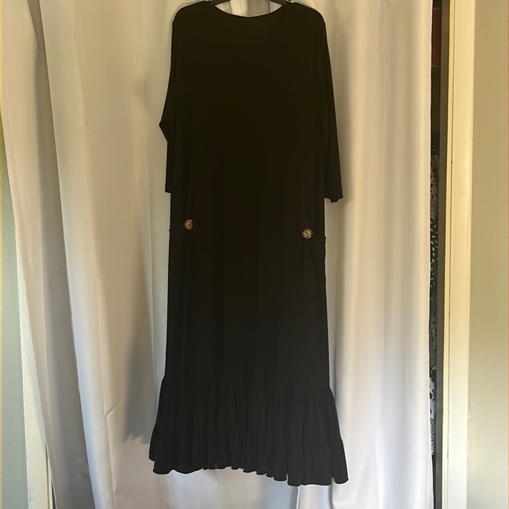 black zady b’s dress